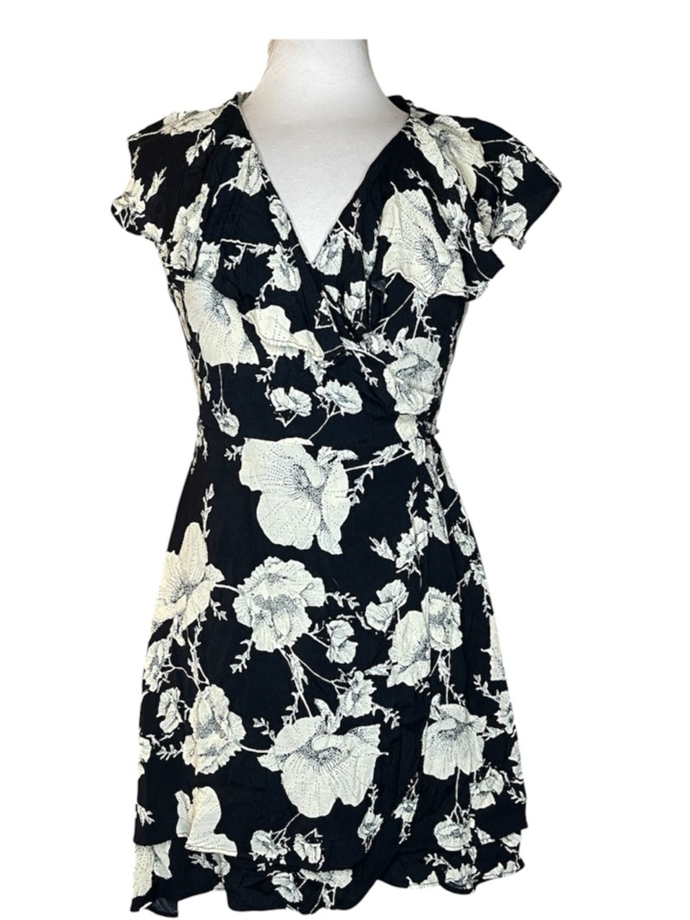 Free People Black & White Floral Wrap Mini Dress Sz M - Picture 2 of 10